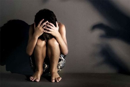 मुस्लिम शिक्षकाचा विद्यार्थिनीवर अत्याचार... विनयभंग