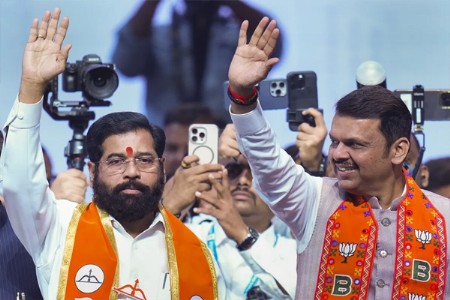 फडणवीस मंत्रिमंडळाचे मोठे निर्णय; मुंबई, नवी मुंबई, पुण्याला दिलासा