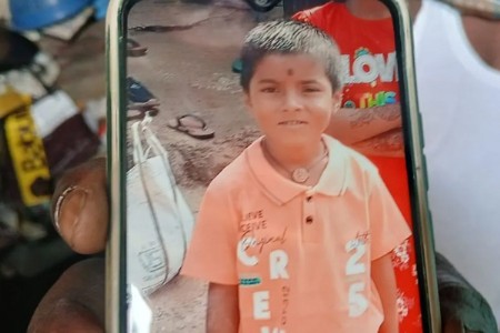 खेळण्यातला फुग्याने घेतला चिमुकल्याचा जीव