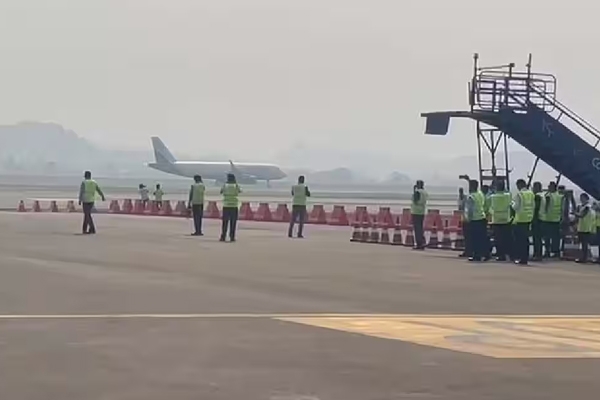 विमानतळ 