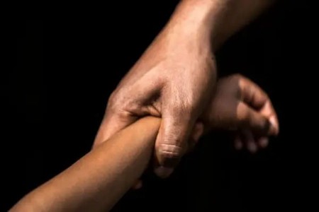 संतापजनक! बदलापुरमध्ये चार वर्षीय चिमुकलीवर 'लैंगिक अत्याचार'