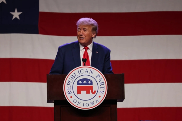 डोनाल्ड ट्रम्प 