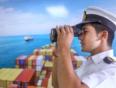 मर्चंट नेव्हीमध्ये करिअर कसे घडवू शकता? दहावीनंतर कोणते अभ्यास आवश्यक आहेत?