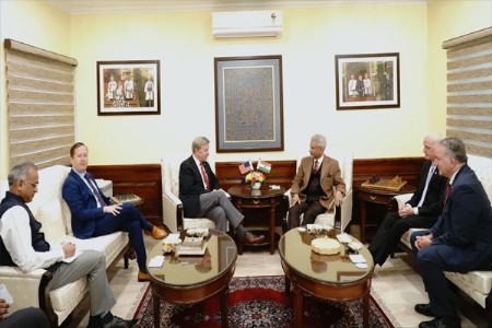 ट्रम्प घाबरले...भारताशी संबंध सुधारण्यासाठी पथक दिल्लीला पाठवले!