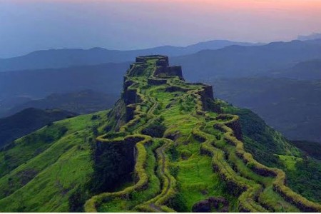 २१ वर्षीय तरुणाचा राजगडावर हृदयविकाराने मृत्यू