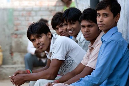 सोशल मीडिया घातक टीनएजर्सचे घर सोडल्याचे प्रमाण वाढले