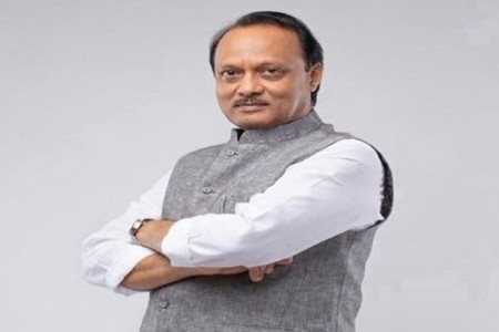 अजित दादांचा निधनानंतर कोण होणार पुण्याचे पालकमंत्री? चर्चेचा गदारोळ