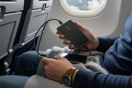 हवाई प्रवाशांसाठी एक मोठी अपडेट: पॉवर बँक वापरण्याबाबत नवीन नियम