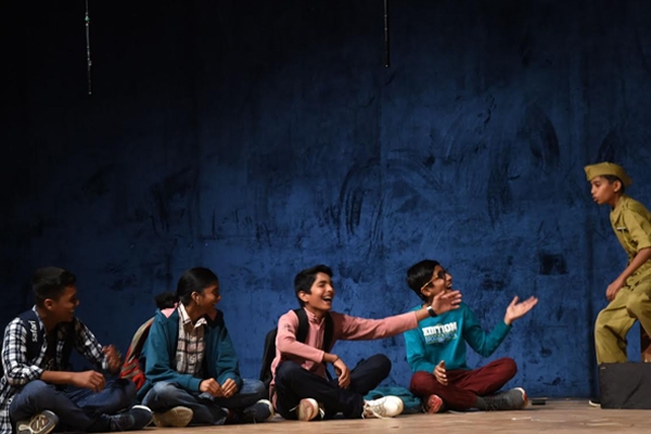 बालनाट्य 