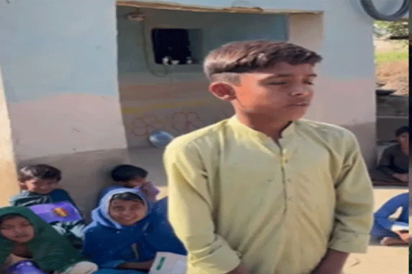 boy-reciting-sanskrit-shloka-in-pakistan