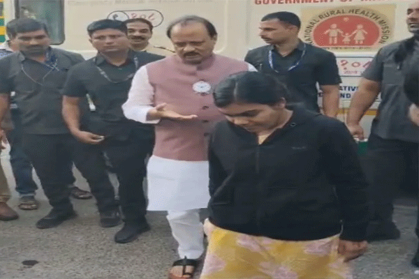 ajit-pawar-helped-injured-person