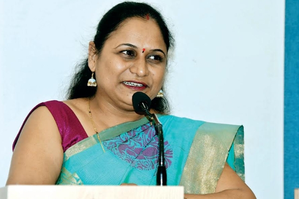 धनश्री धारकर 