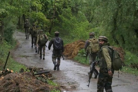 जम्मू-काश्मीरमध्ये ३ ते ४ संशयितांच्या हालचालींची माहिती