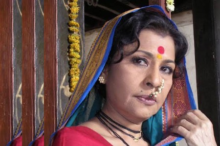 रंगमंचावरच बिघडली प्रकृती