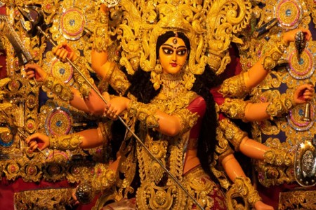 नऊ दिवसांची नवरात्र की पाच दिवसांची दुर्गापूजा? काय आहे फरक?