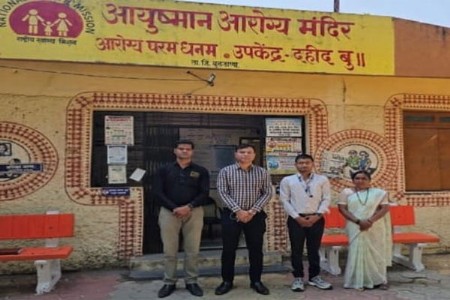 जिल्हा आरोग्य अधिकार्‍यांनी आरोग्य केंद्राना अचानक भेट