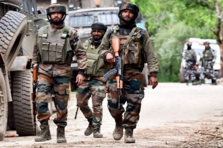 ५०० दहशतवादी घुसखोरीच्या तयारीत