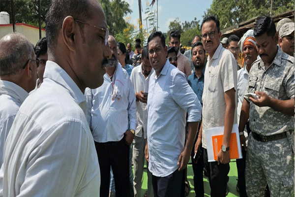 save-the-farmers-protest-road