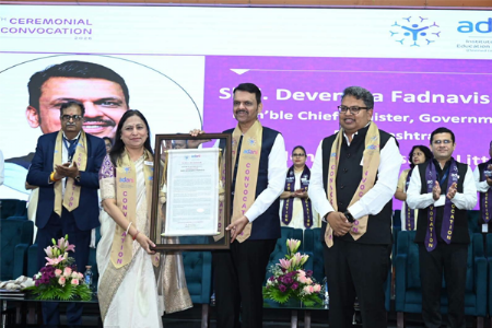 मुख्यमंत्री देवेंद्र फडणवीस डिलीट पदवीने सन्मानित