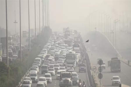 दिल्लीच्या हवेत पुन्हा विष! GRAP-1 लागू