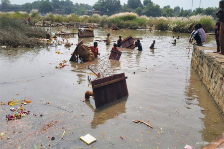 दुष्काळात तेरावा महिना