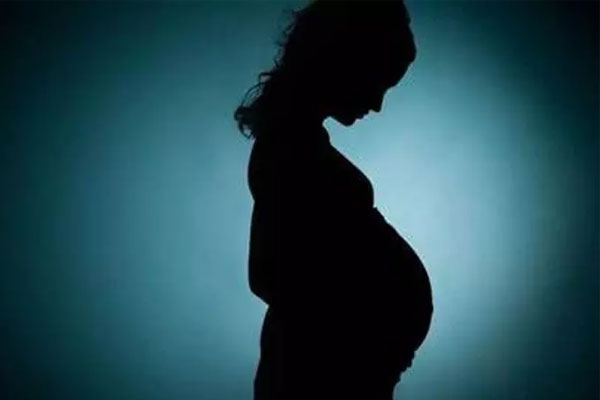 gujarat pregnant woman death case husband, brother-in-law detained