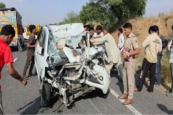 राजस्थानमध्ये अपघात: कार-ट्रॉलीच्या धडकेत सहा जणांचा मृत्यू