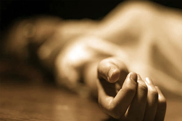 delhi class 12 student dies by self-immolation inside school, police recover suicide notes
