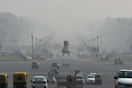 दिल्ली मध्ये पाऊस, तरीही हवा प्रदूषितच! AQI 200 पार