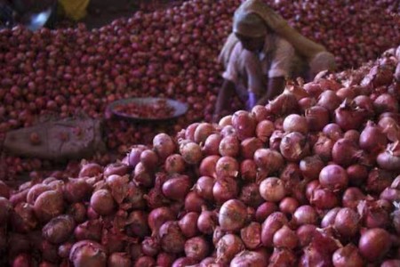 Onion Prices Hit ₹80 per Kg Ahead of Diwali, Garlic Rates Touch ₹400