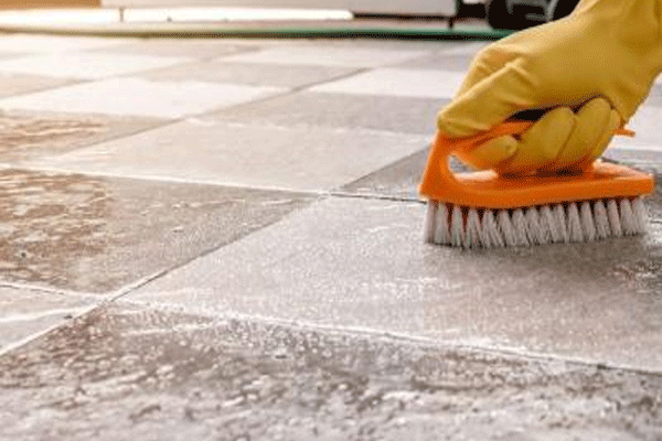 give-yellowed-tiles-a-new-shiny-look