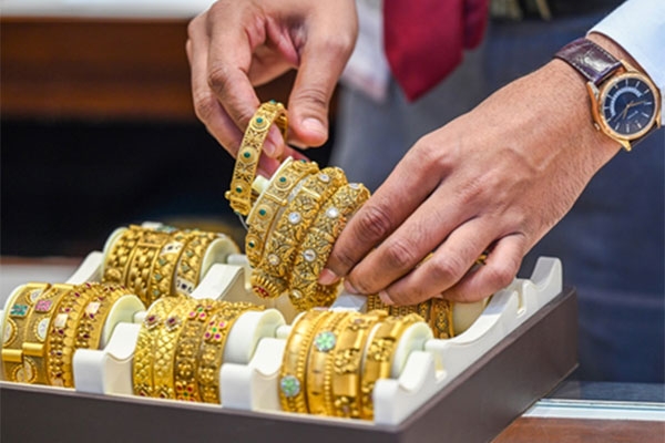 Gold and Silver Rates Today, October 31, 2026: Prices Fall in Major Indian Cities