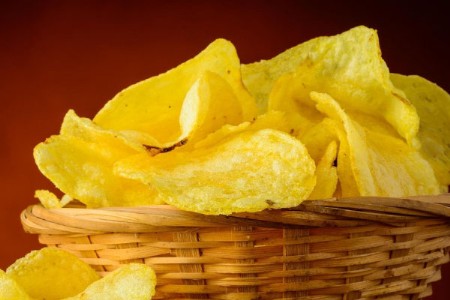 ५ रुपयांच्या चिप्सच्या पाकिटात निघाले फक्त ४ ग्रॅम चिप्स