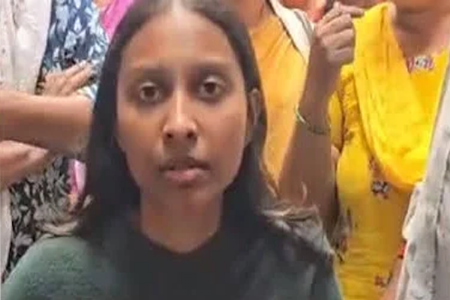 आर्याच्या धाडसाची मुख्यमंत्र्यांकडून दखल!