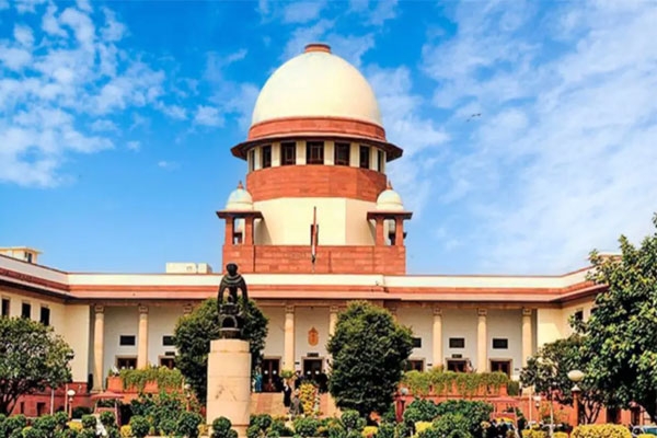 gadchiroli collector served show cause notice by high court