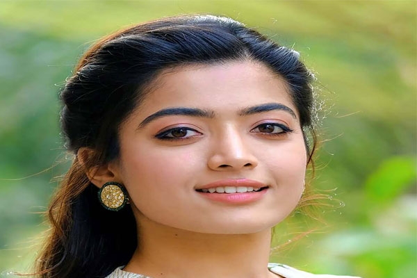 rashmika mandanna hits back at trolls, says kindness is not a weakness