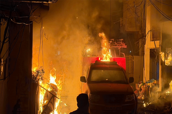 inferno-at-firecracker-warehouse-in-hingoli 