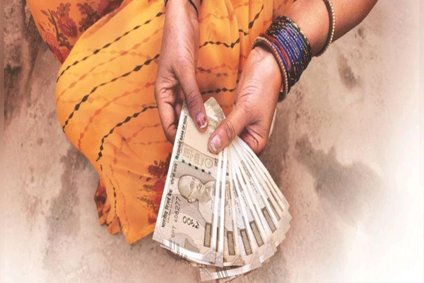 bank-melavyaat-mahila-bachatgatna-loan-distribution