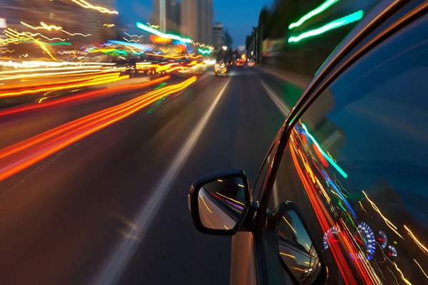 speeding car driver tries to run over two traffic police in nagpur, booked