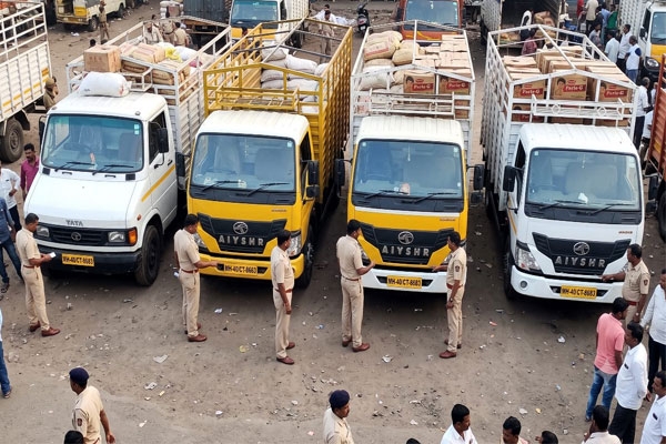 nagpur fake number plate scam one registration number used on four trucks, two arrested