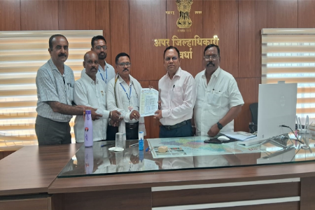 जिल्ह्यात वृत्तपत्र विक्रेत्यांचा एल्गार