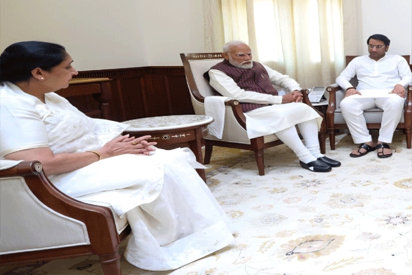 सुनेत्रा पवारांचा दिल्ली दौरा; पीएम मोदी-अमित शाह यांची घेतली भेट