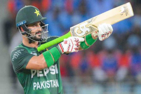 भारतविरुद्ध मैदानात वेगळा दृष्टिकोन!