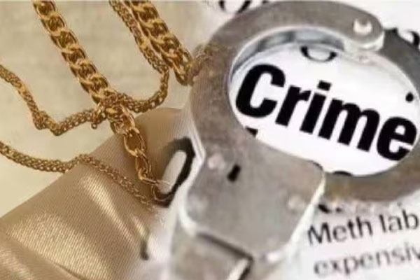 Pune crime, Pune Station theft, college studet robbed