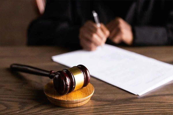 पत्नी म्हणाली, 