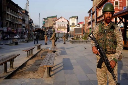 जम्मू-काश्मीरमध्ये सर्व सुरक्षा दल हाय अलर्टवर