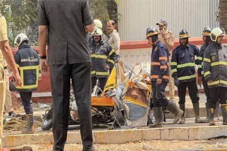 अबब.. मुलुंड पश्चिमेत मेट्रो स्लॅब अचानक कोसळला अनेक जखमी