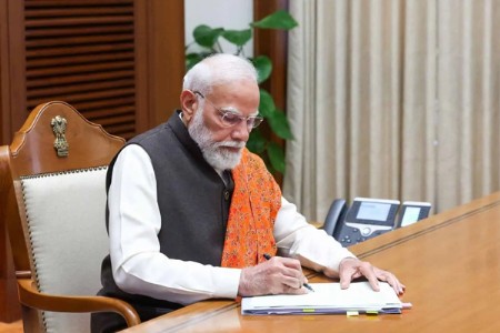 सेवा तीर्थ येथे पहिल्या दिवशी पंतप्रधान मोदींनी घेतले अनेक मोठे निर्णय