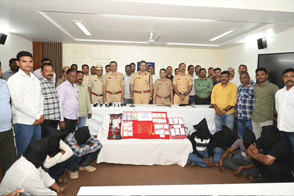 सराफा व्यावसायिकावरील दरोड्याचा उलगडा