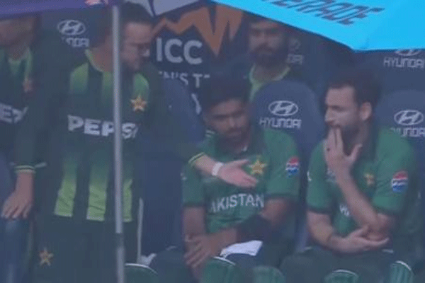 coach-hesson-and-salman-agha coach-hesson-and-salman-agha